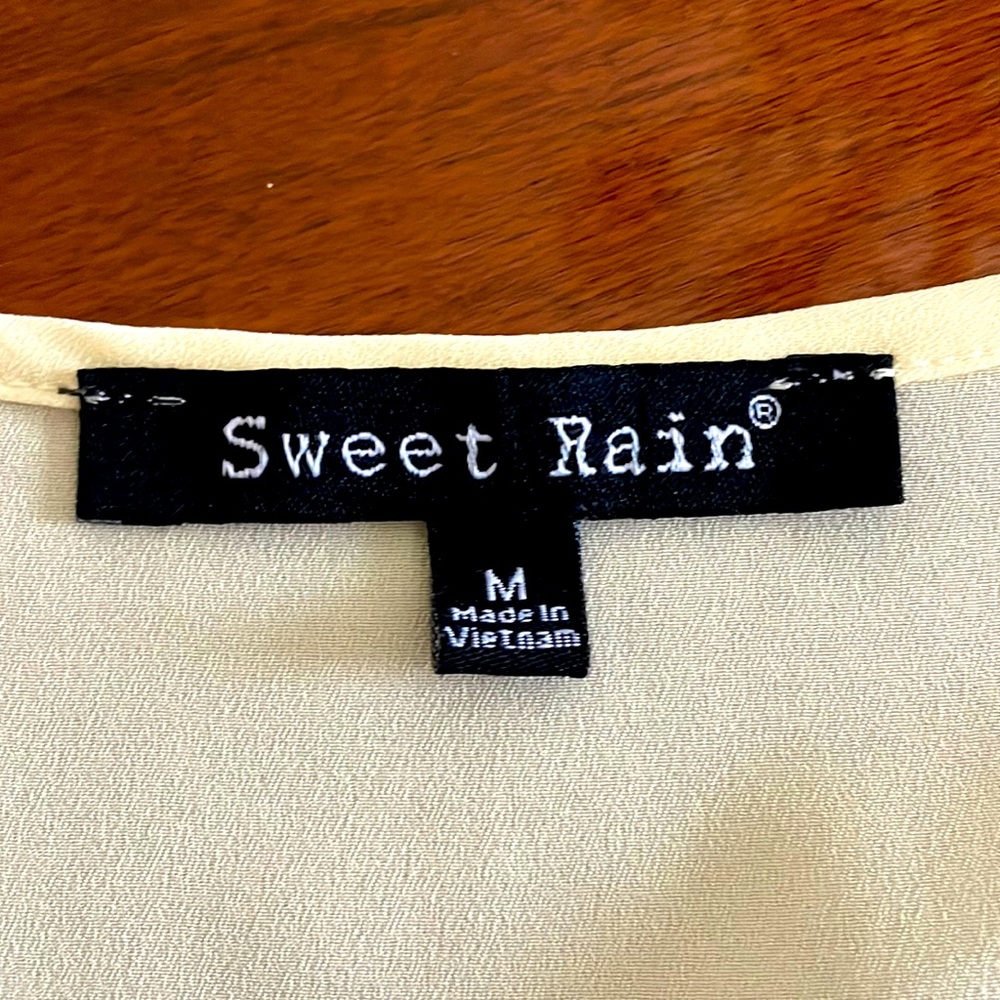 Sweet Rain Top - Picture 3 of 4